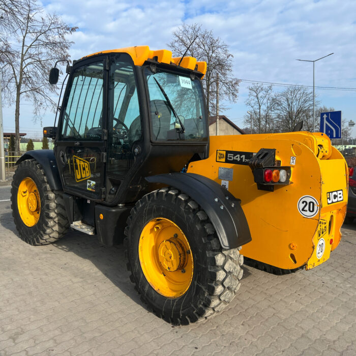 JCB 541-70 (3)