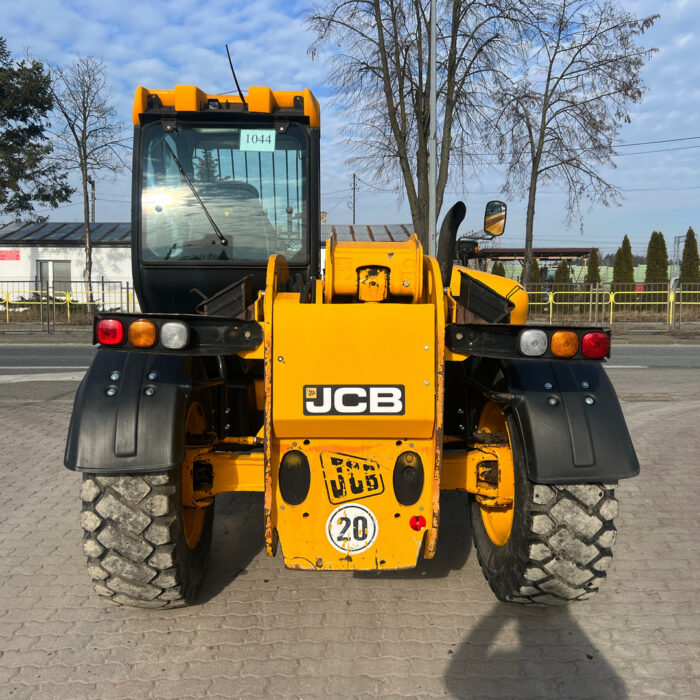 JCB 541-70 (4)