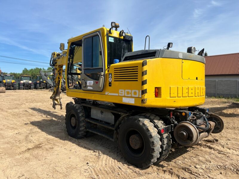 Liebherr A900CZW(3)