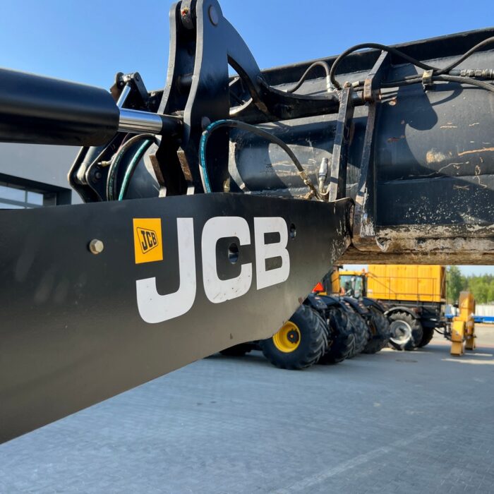 JCB406(13)