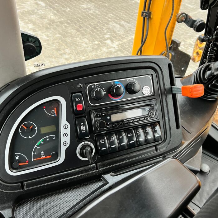 JCB 5CX(11)