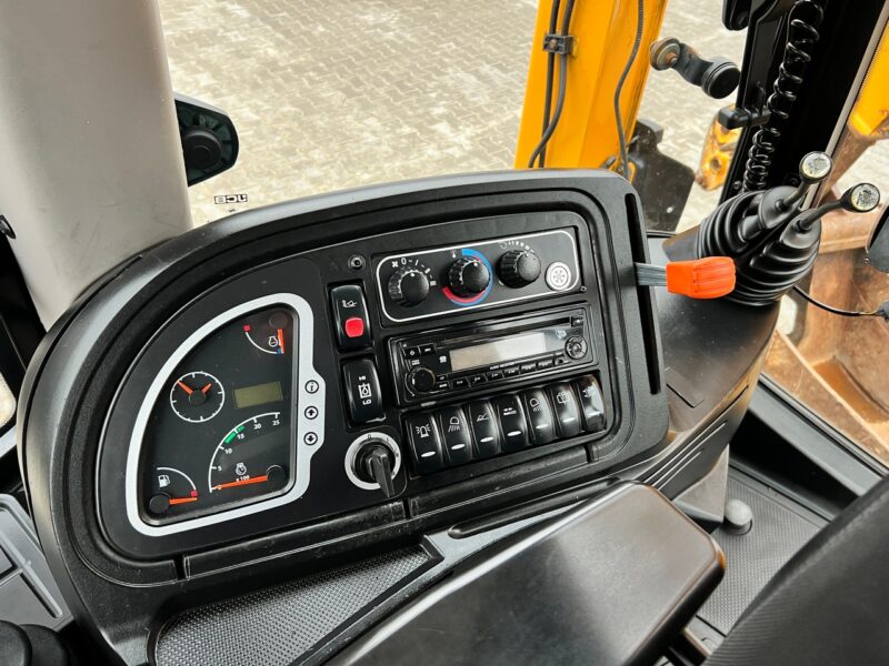 JCB 5CX(11)