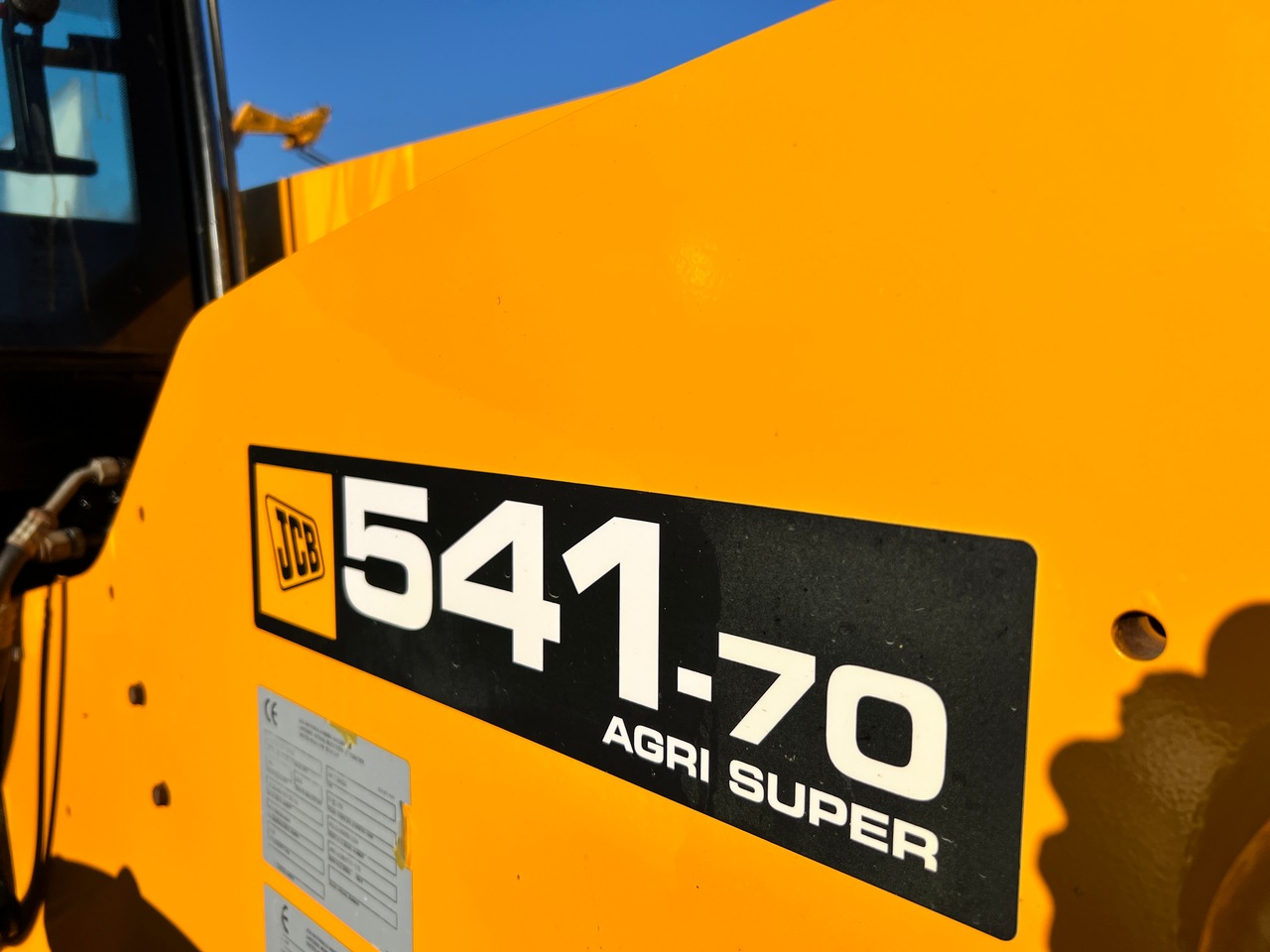 JCB541-70(18)