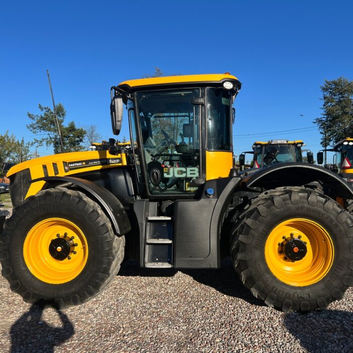 JCB Fastrac 4220(2)
