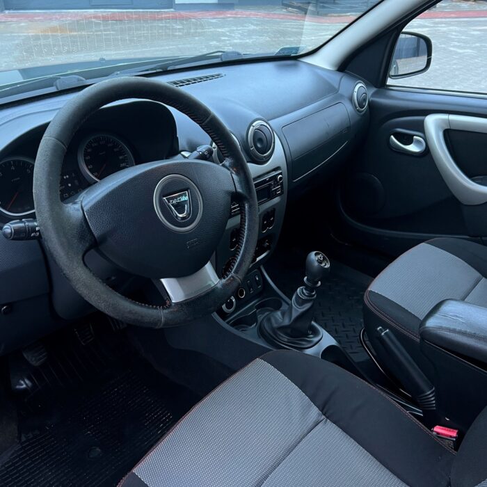 DACIA DUSTER (12)