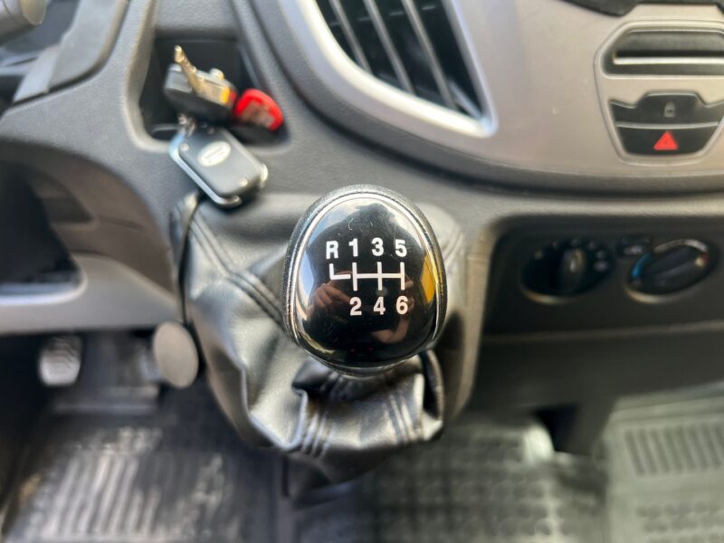 FORD TRANSIT (35)