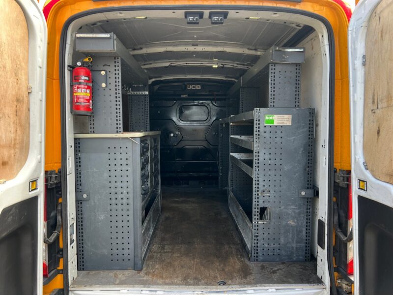 FORD TRANSIT (38)