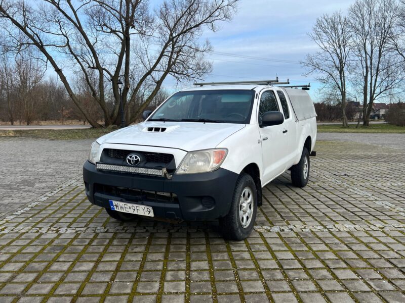 TOYOTA HILLUX (1)