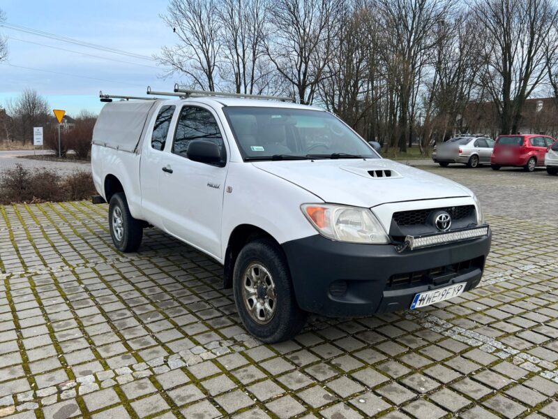 TOYOTA HILLUX (10)