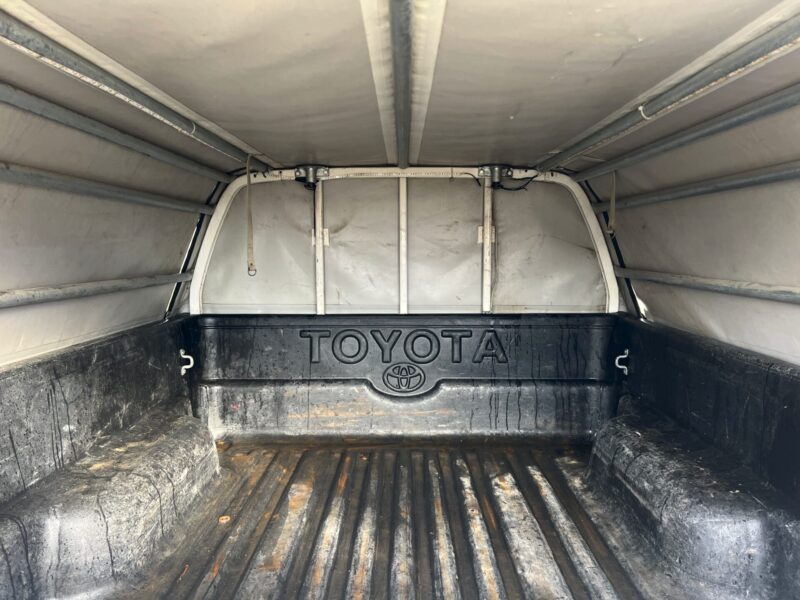 TOYOTA HILLUX (23)