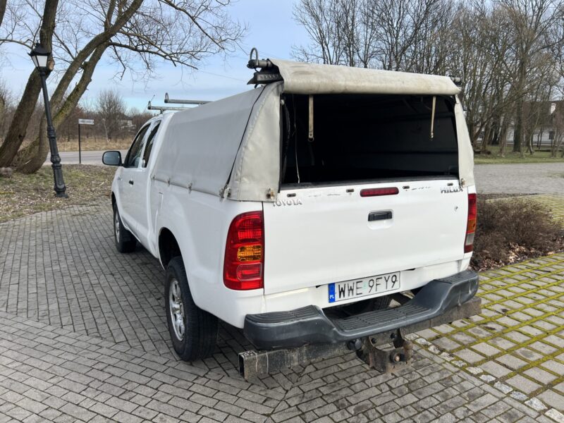 TOYOTA HILLUX (25)