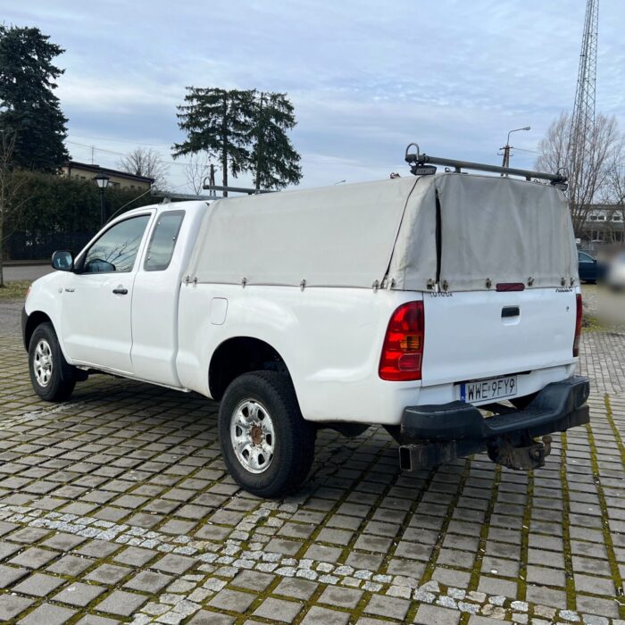 TOYOTA HILLUX (3)