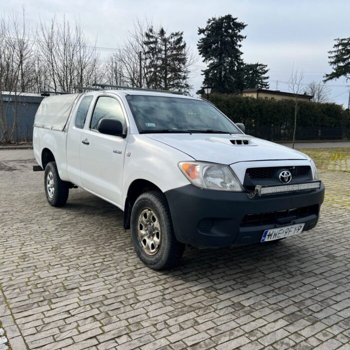 TOYOTA HILLUX (32)