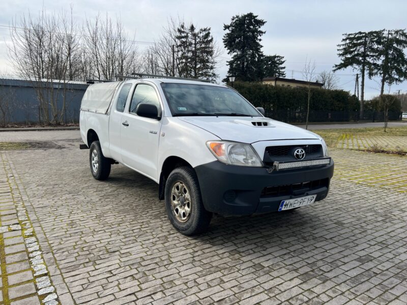 TOYOTA HILLUX (32)