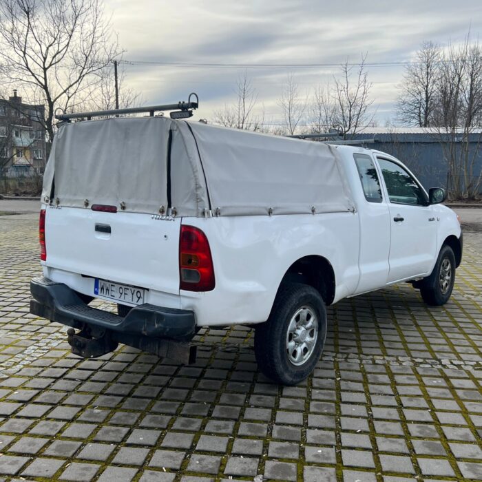 TOYOTA HILLUX (5)