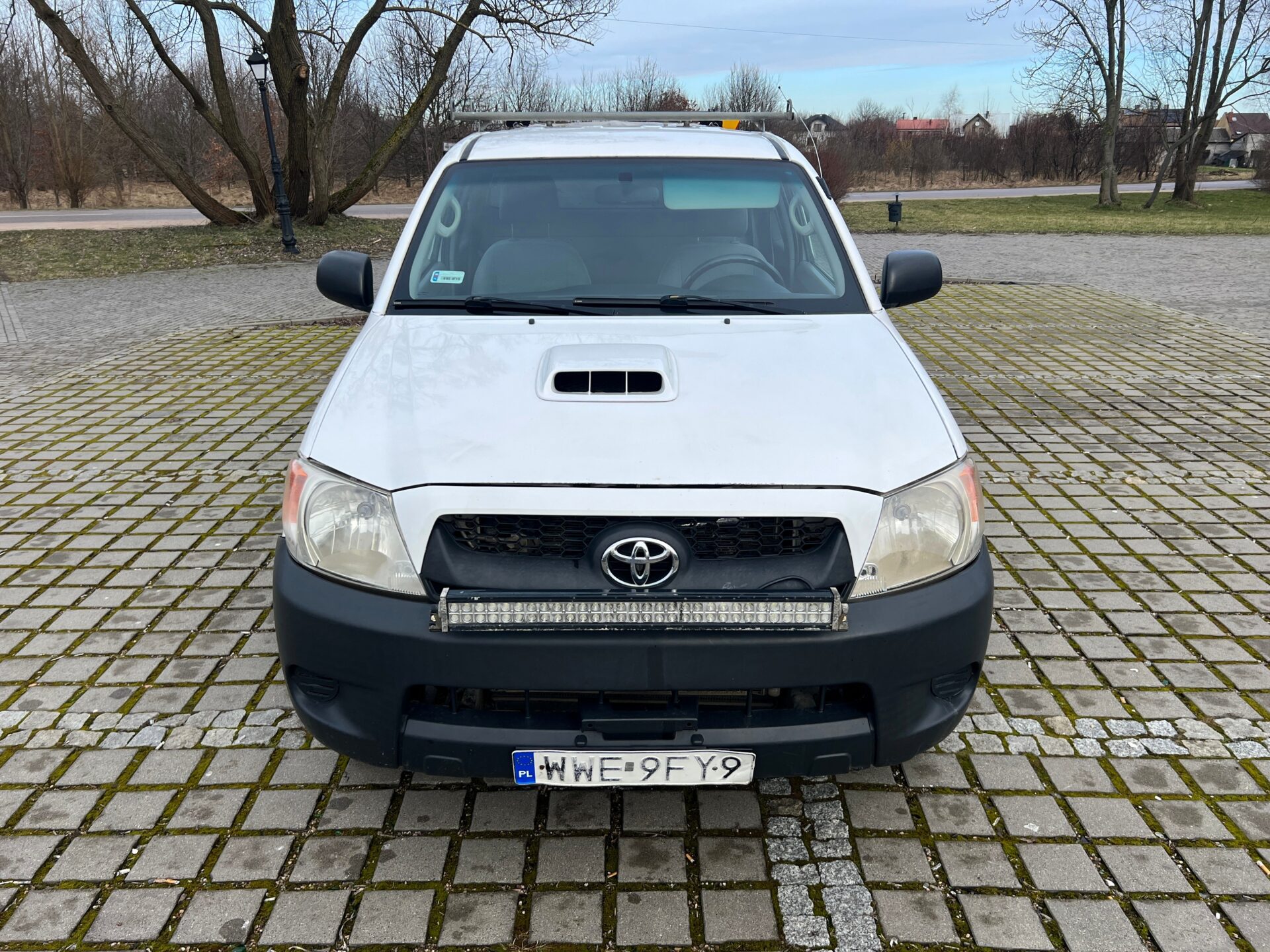 TOYOTA HILLUX (8)