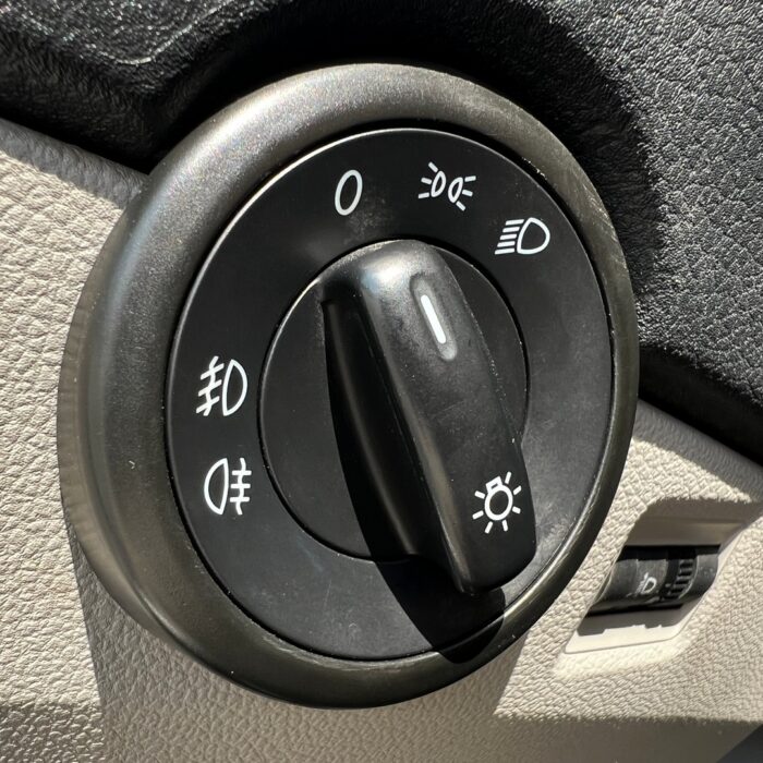 VOLKSWAGEN TRANSPORTER (13)