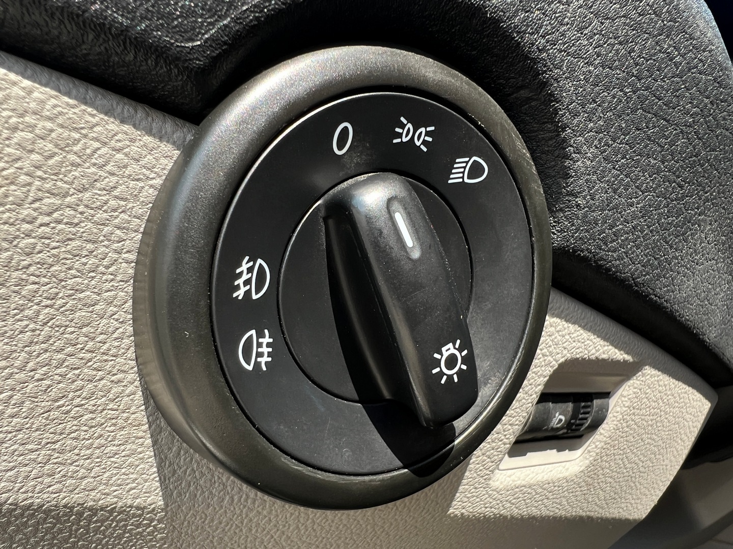 VOLKSWAGEN TRANSPORTER (13)