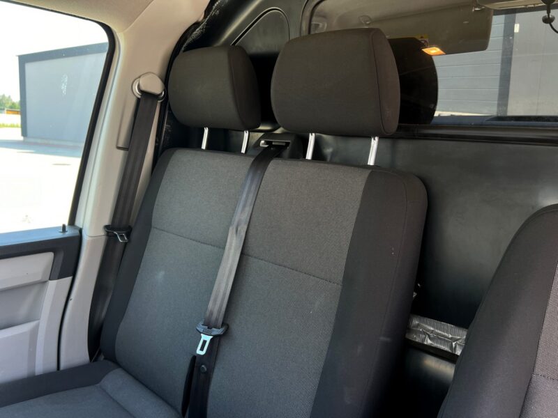 VOLKSWAGEN TRANSPORTER (14)