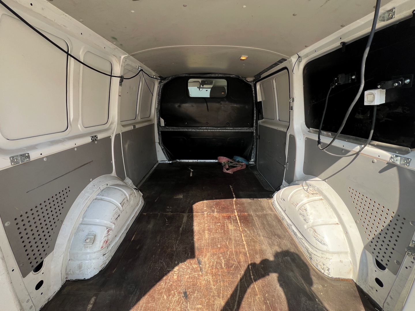 VOLKSWAGEN TRANSPORTER (15)