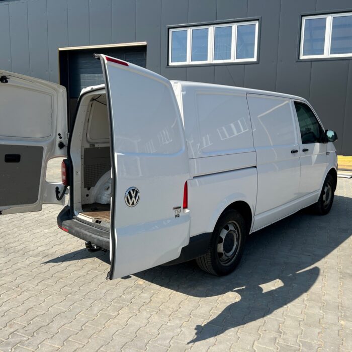 VOLKSWAGEN TRANSPORTER (16)