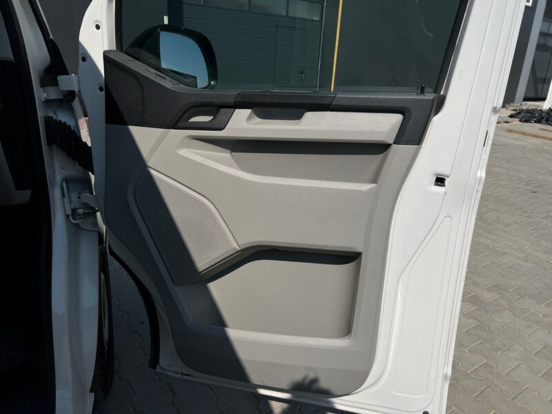VOLKSWAGEN TRANSPORTER (22)
