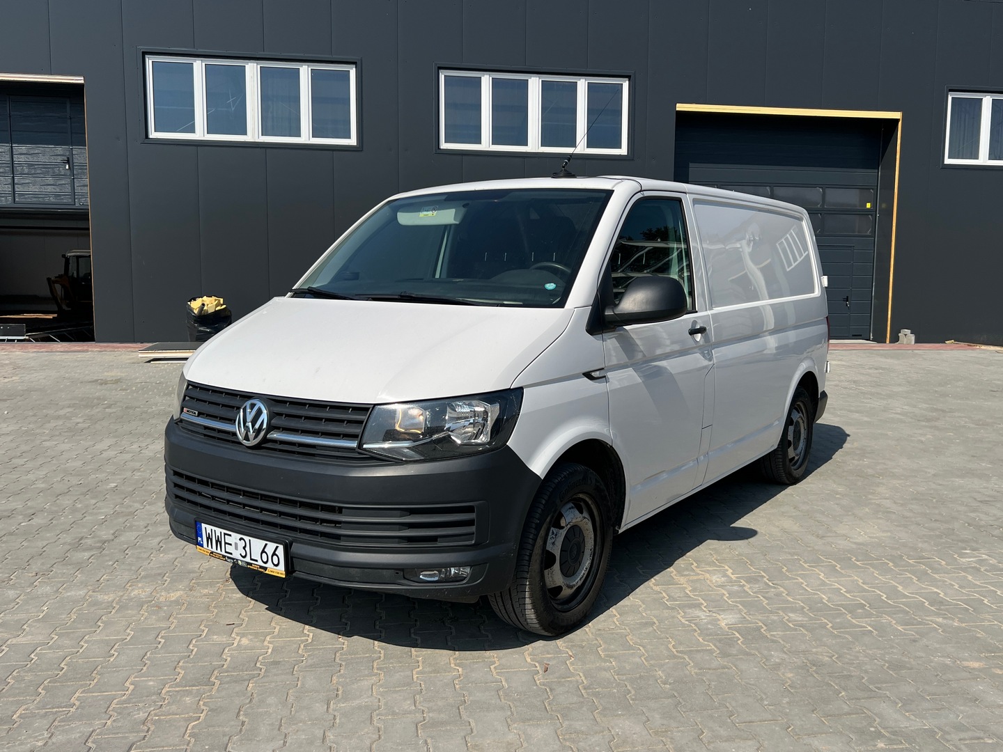 VOLKSWAGEN TRANSPORTER (25)