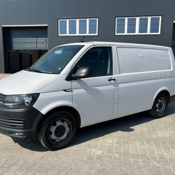 VOLKSWAGEN TRANSPORTER (26)