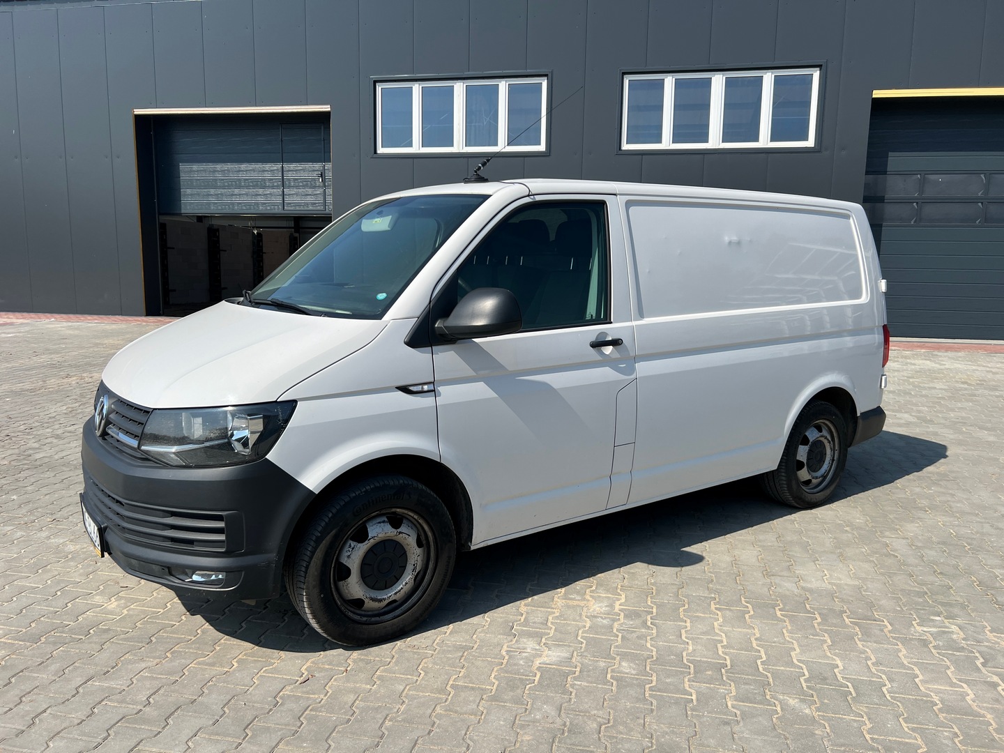 VOLKSWAGEN TRANSPORTER (26)