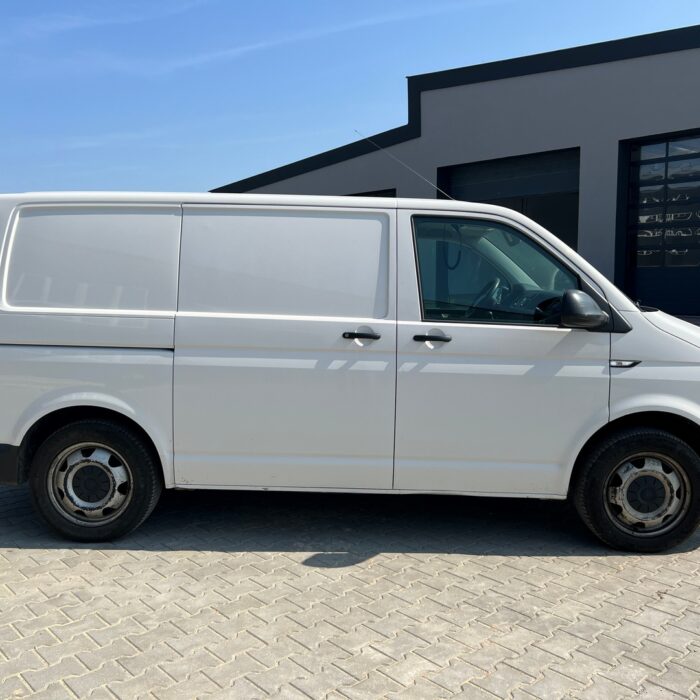 VOLKSWAGEN TRANSPORTER (31)