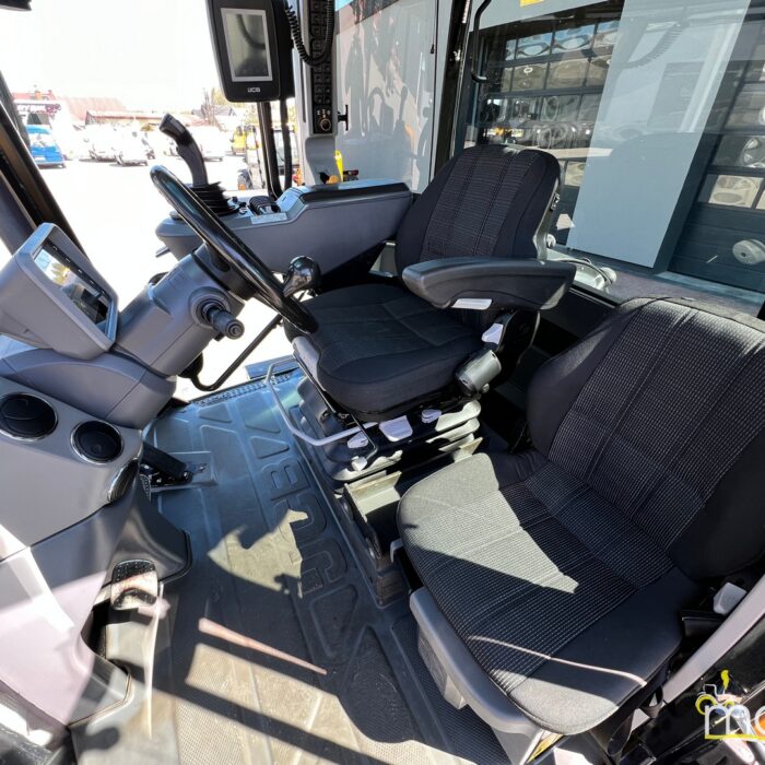 JCB Fastrac 4220(11)