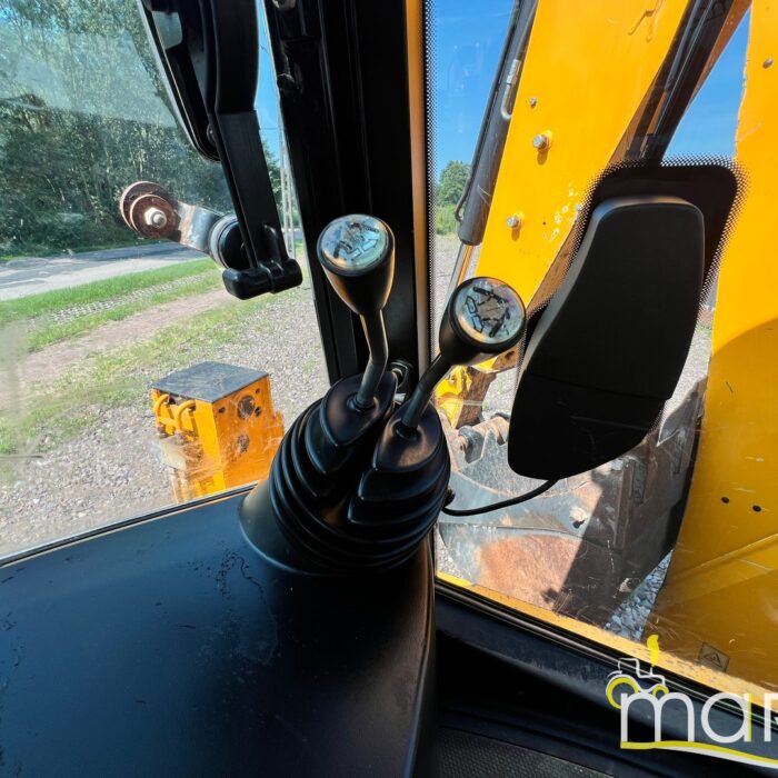JCB 4CX(17)