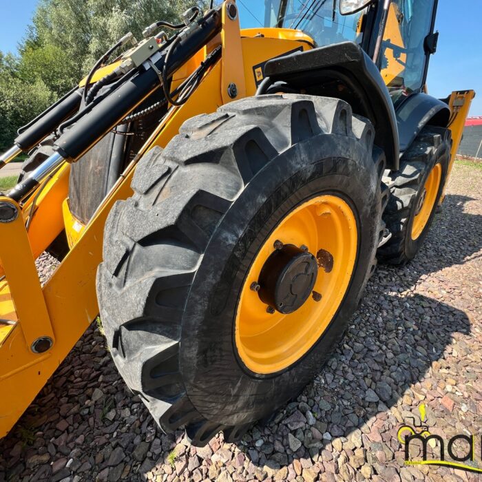 JCB 4CX(9)