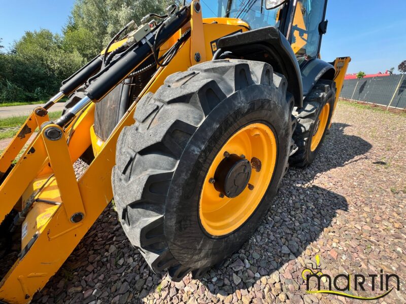 JCB 4CX(9)