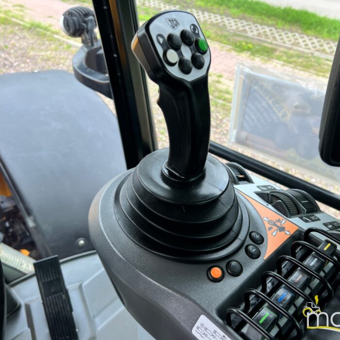 JCB Fastrac 4220(13)