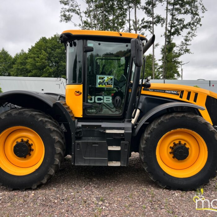 JCB Fastrac 4220(6)