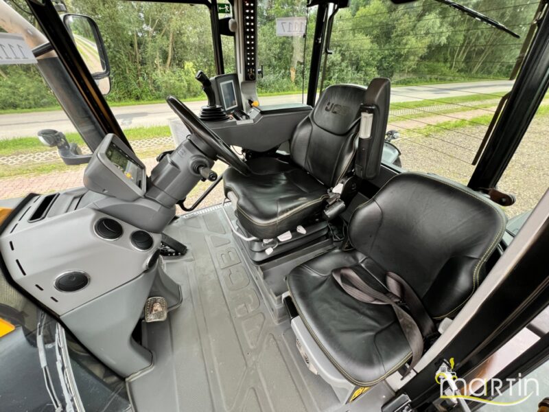 JCB Fastrac 4220(9)