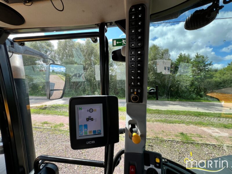 JCB Fastrac 4220 (13)