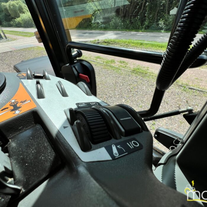 JCB Fastrac 4220 (16)