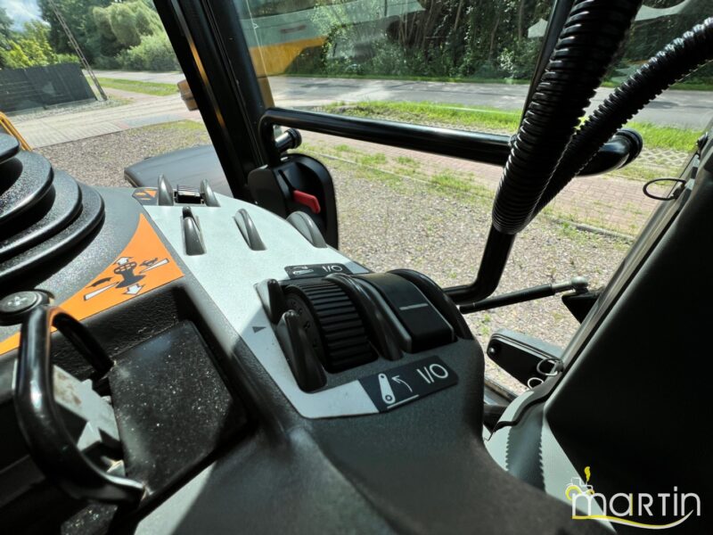 JCB Fastrac 4220 (16)
