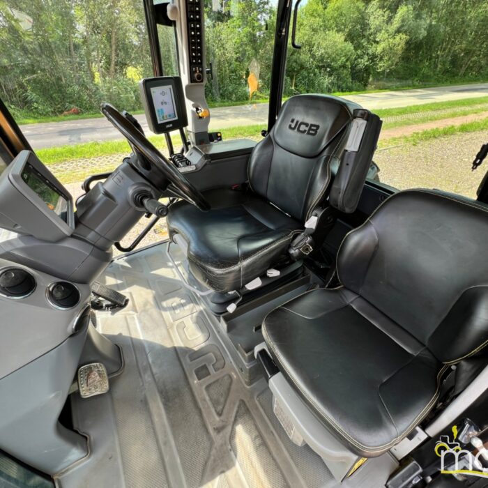 JCB Fastrac 4220 (9)