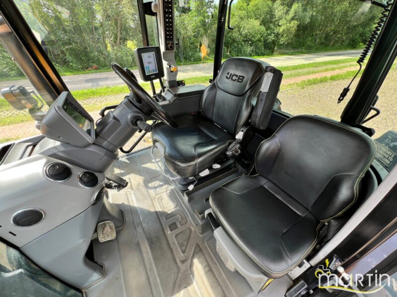 JCB Fastrac 4220 (9)